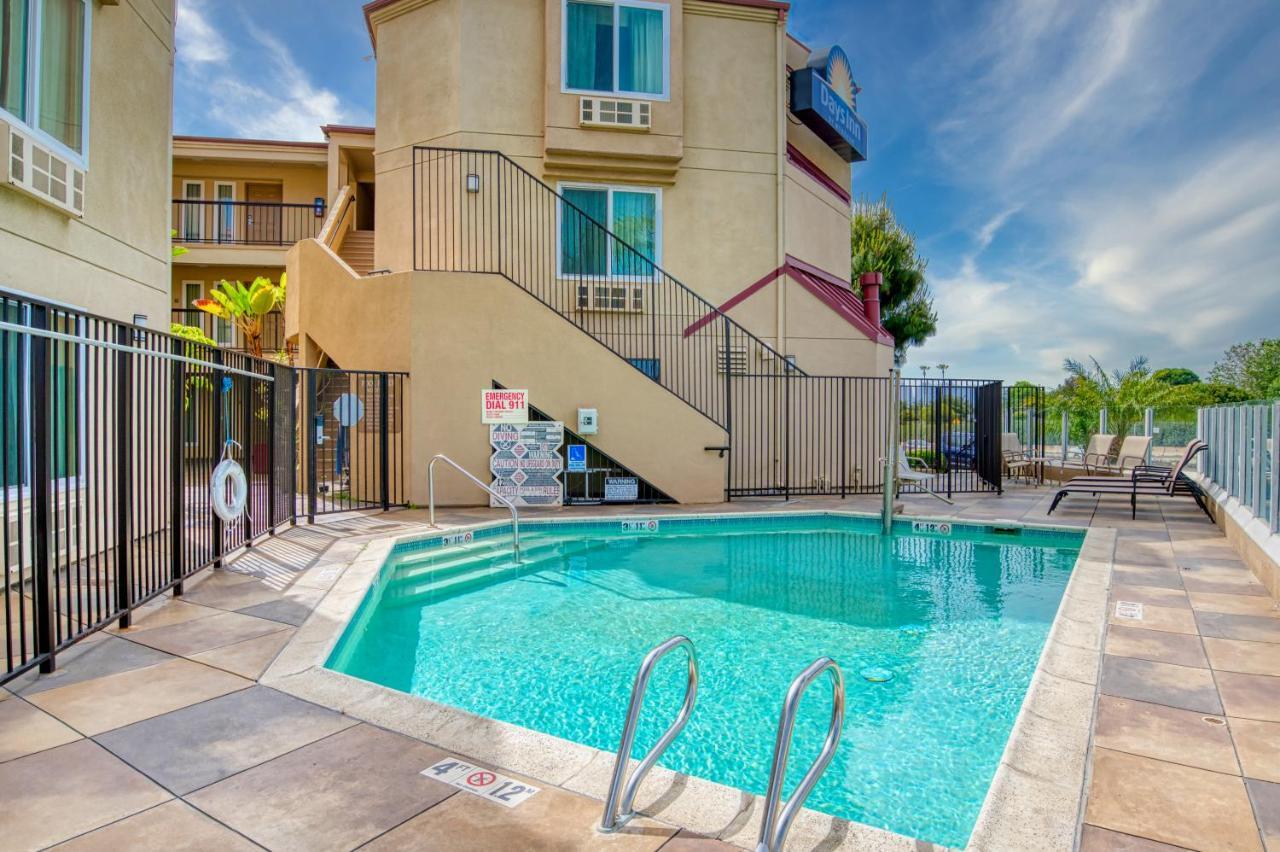 Days Inn By Wyndham Carlsbad Zewnętrze zdjęcie