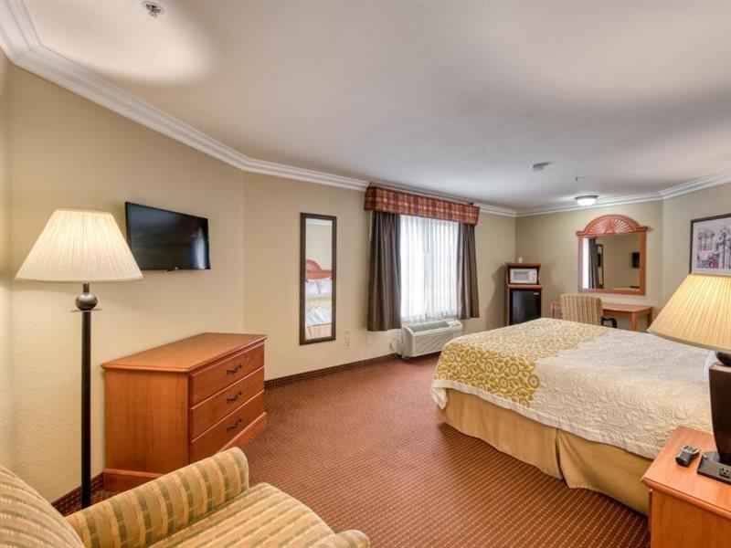 Days Inn By Wyndham Carlsbad Zewnętrze zdjęcie