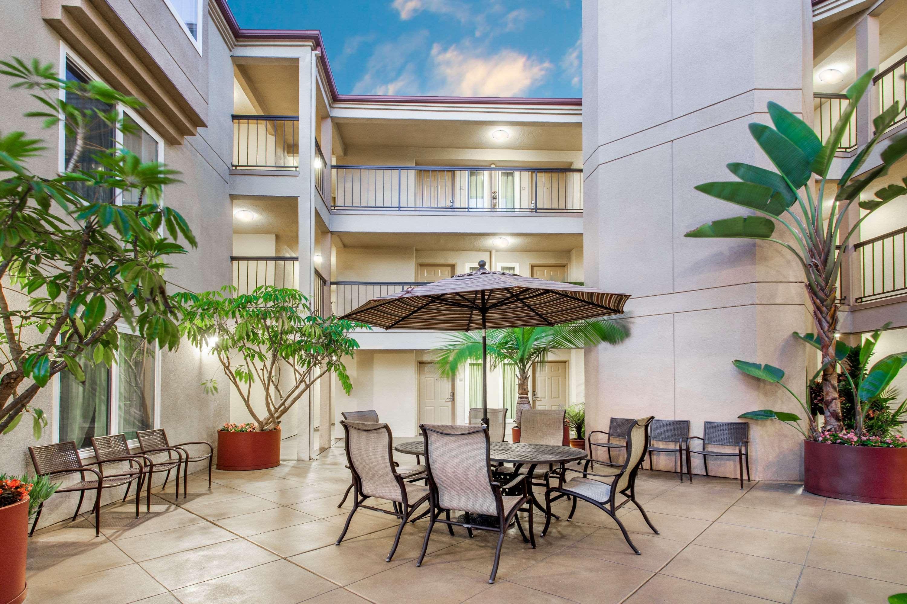 Days Inn By Wyndham Carlsbad Zewnętrze zdjęcie