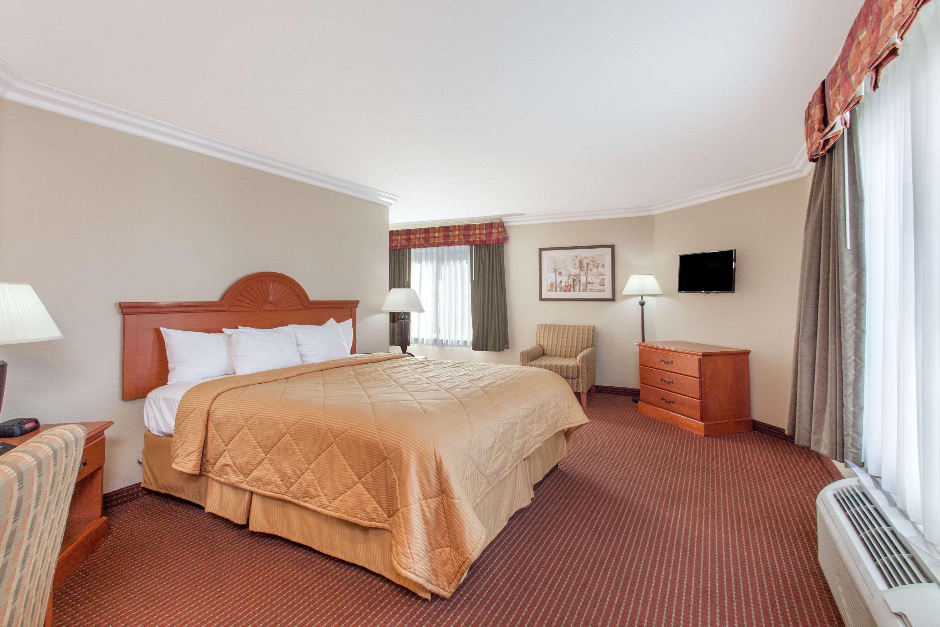 Days Inn By Wyndham Carlsbad Zewnętrze zdjęcie