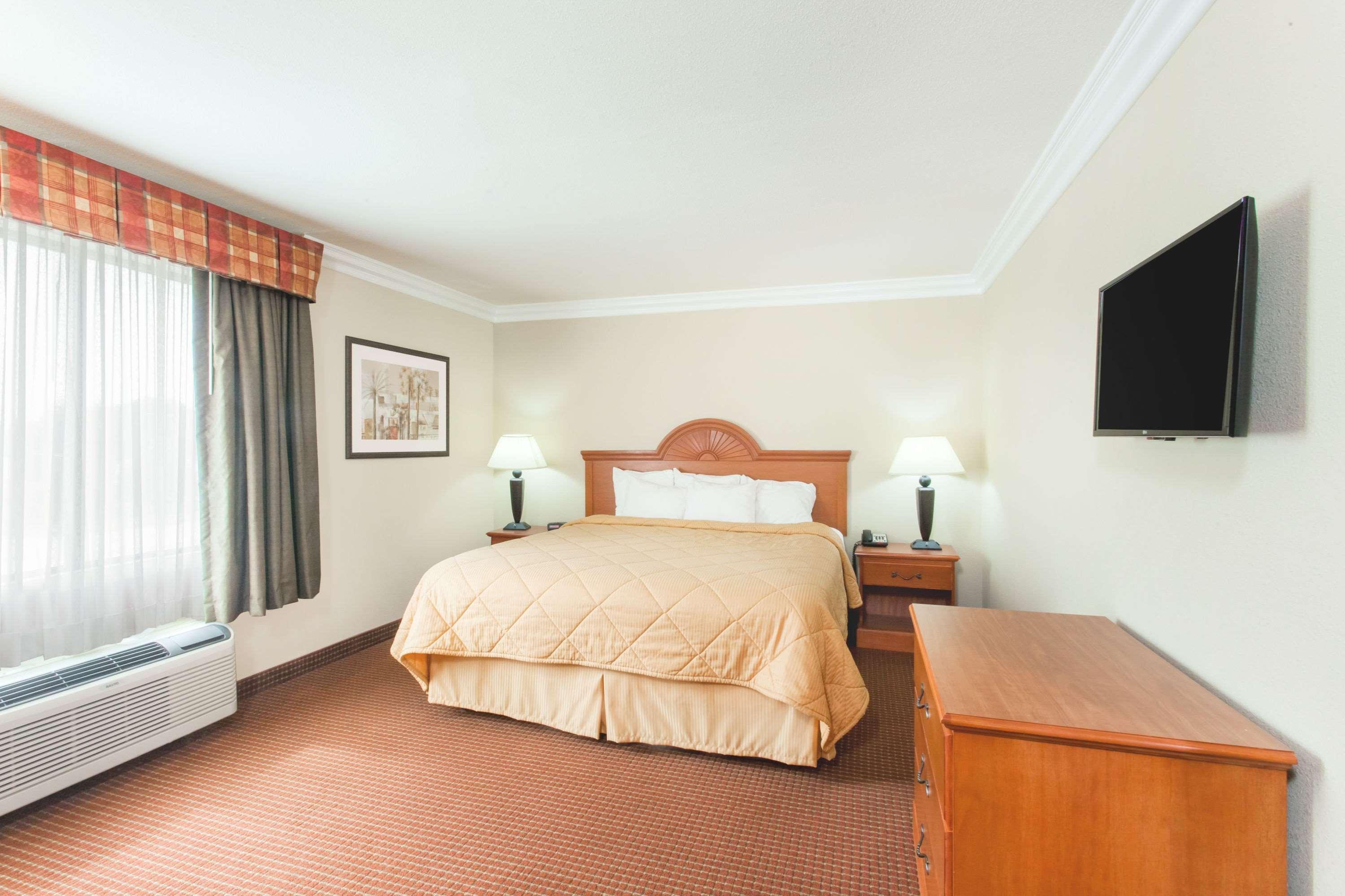 Days Inn By Wyndham Carlsbad Zewnętrze zdjęcie