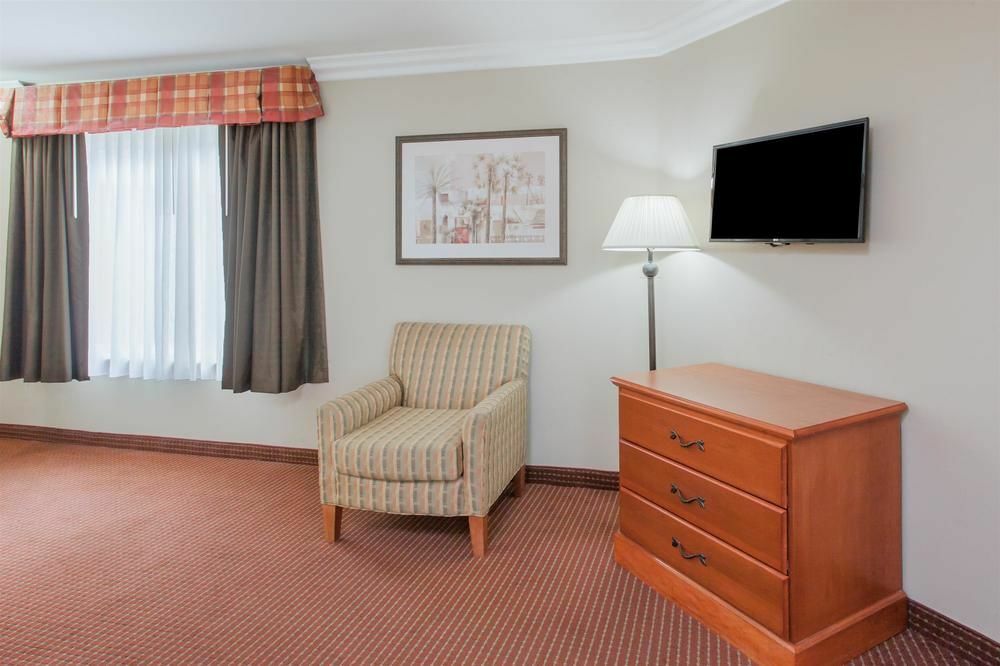 Days Inn By Wyndham Carlsbad Zewnętrze zdjęcie